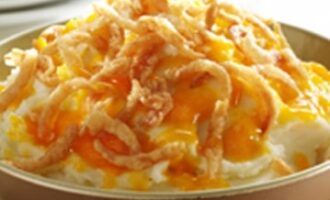 Картофельное пюре с жареным луком