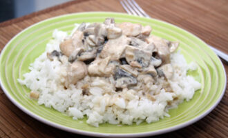 Сливочный соус из курицы с грибами