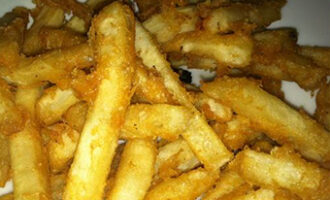 Картошка с майонезом на сковороде