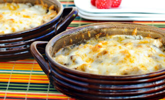 Жюльен из грибов и курицы