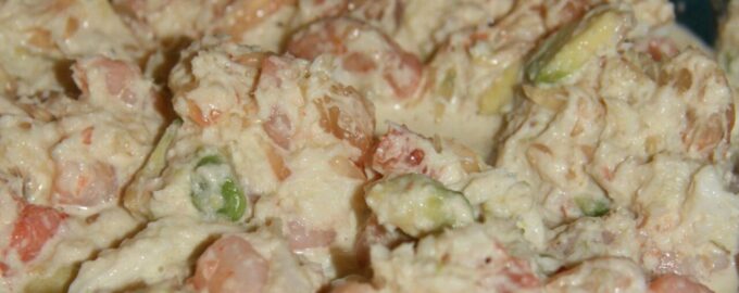 Салат с креветками и огурцами
