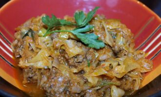 Капуста с мясом в мультиварке