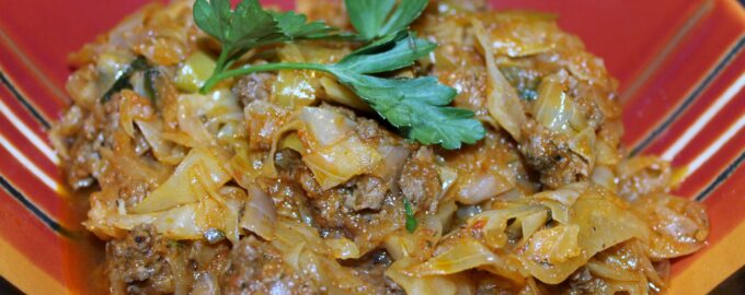 Капуста с мясом в мультиварке
