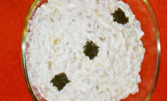Салат с кукурузой, грибами и сыром