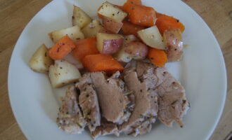 Мясо с овощами в духовке