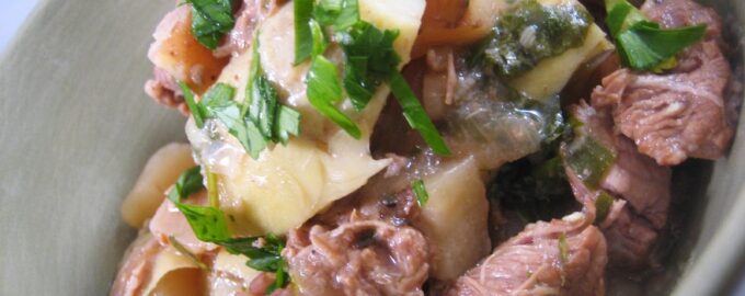 Картошка с тушенкой в мультиварке