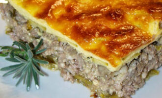 Мясная запеканка с кабачками