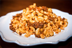 Макароны по-флотски с тушенкой