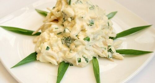 Салат из кальмаров с яблоками