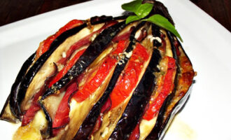 Баклажаны, запеченные в духовке веером