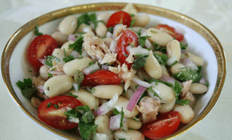 Салат с тунцом и фасолью