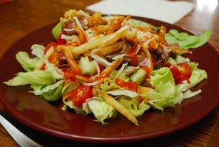 Салат с жареной картошкой