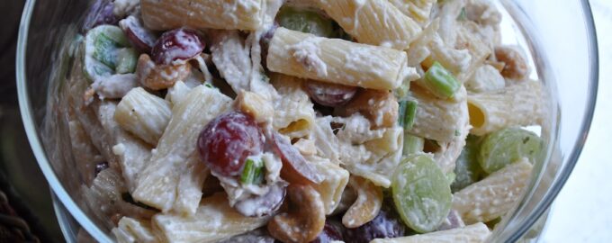 Салат с виноградом и курицей