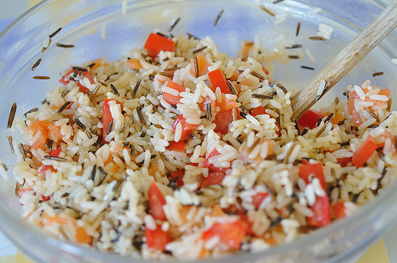 Рыбный салат из отварной рыбы с рисом