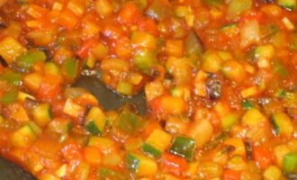 Овощное рагу с кабачками