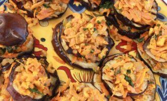 Баклажаны с чесноком и морковью