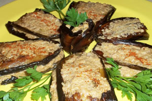 Баклажаны с орехами и чесноком