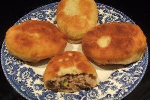 Пирожки жареные с мясом
