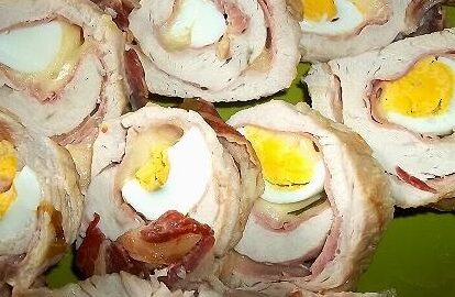 Куриный рулет с яйцом