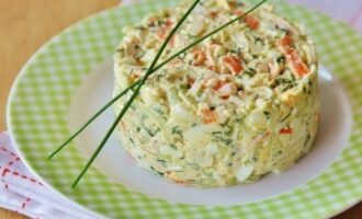 Салат с консервированными крабами