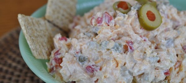 Салат с оливками и сыром