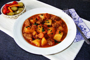 Говядина с картошкой в мультиварке