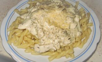 Куриное филе в сливках