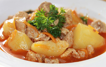 Жаркое в горшочках из курицы