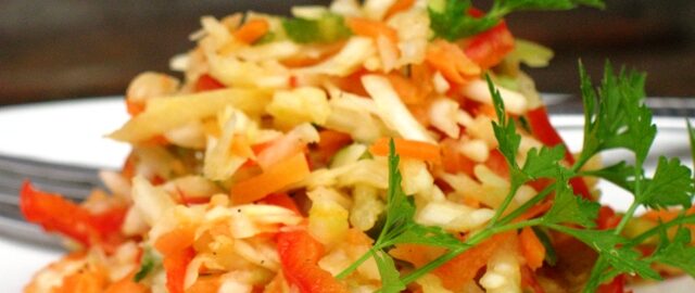 Салат из капусты с болгарским перцем