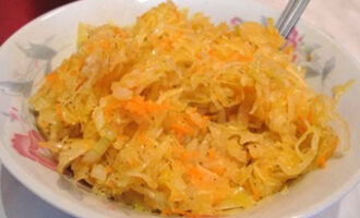 Тушеная кислая капуста в мультиварке