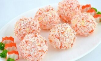 Закуска "Рафаэлло" с крабовыми палочками