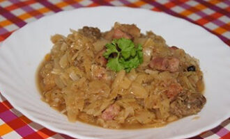Мясо с капустой и картошкой