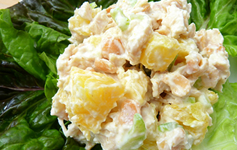 Легкий салат с грудкой