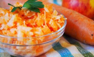 Витаминный салат из моркови