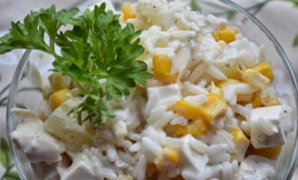 Салат с рисом и ананасами