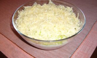 Салат из яблок и яиц