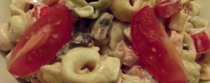 Салат макаронный