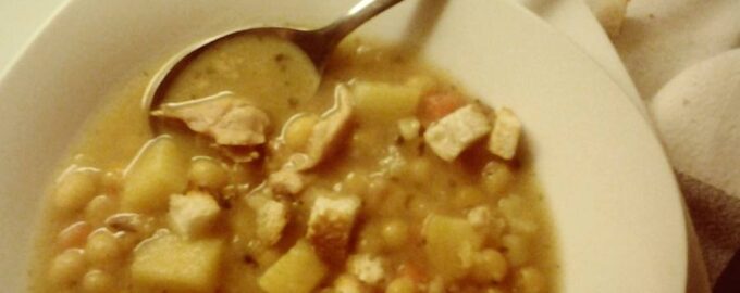 Гороховый суп с копченой курицей