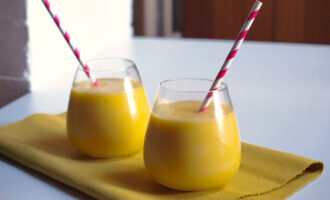 Напиток из манго и лайма