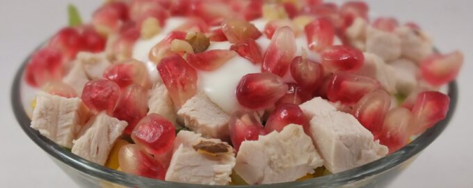 Салат с гранатом и курицей