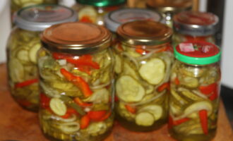 Салат из огурцов и перца на зиму