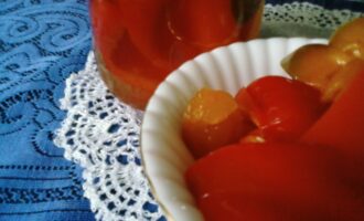Маринованный перец с чесноком