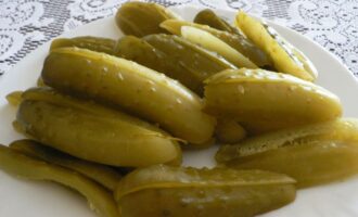 Маринованные огурцы по-болгарски