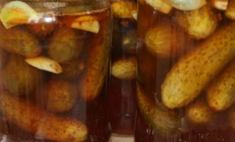 Огурцы с соусом чили на зиму
