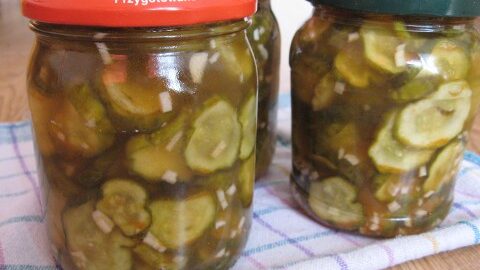 Острый салат из огурцов на зиму