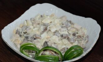 Салат куриный с шампиньонами