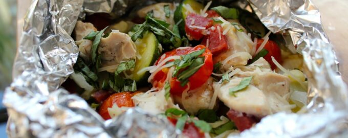 Куриная грудка с овощами в духовке
