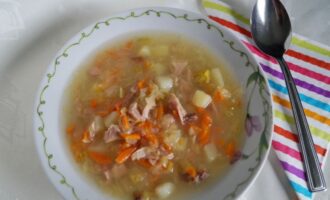 Щи из свежей капусты с курицей