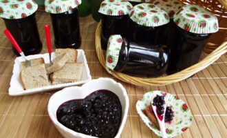 Варенье из черной смородины в мультиварке