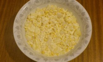 Салат с ананасом и кукурузой